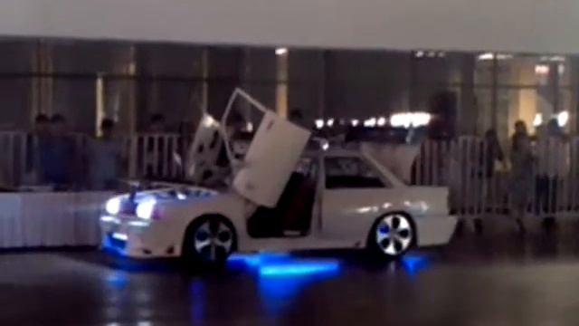 DESFILE DE LS NEON EN EL 1er ACATUNIG 2012 смотреть онлайн