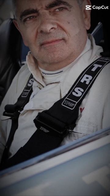 JJ berjalan Rowan Atkinson return man vs bee 😈😈😈😈♂️♂️♂️♂️♂️ смотреть онлайн