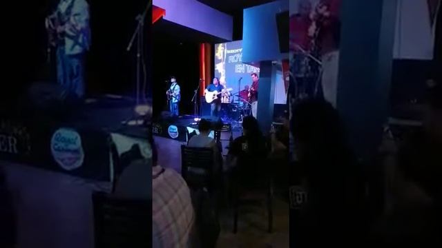Radiosonica "El derramó su amor por ti" desde Royal Casino de Hotel La Hacienda e смотреть онлайн
