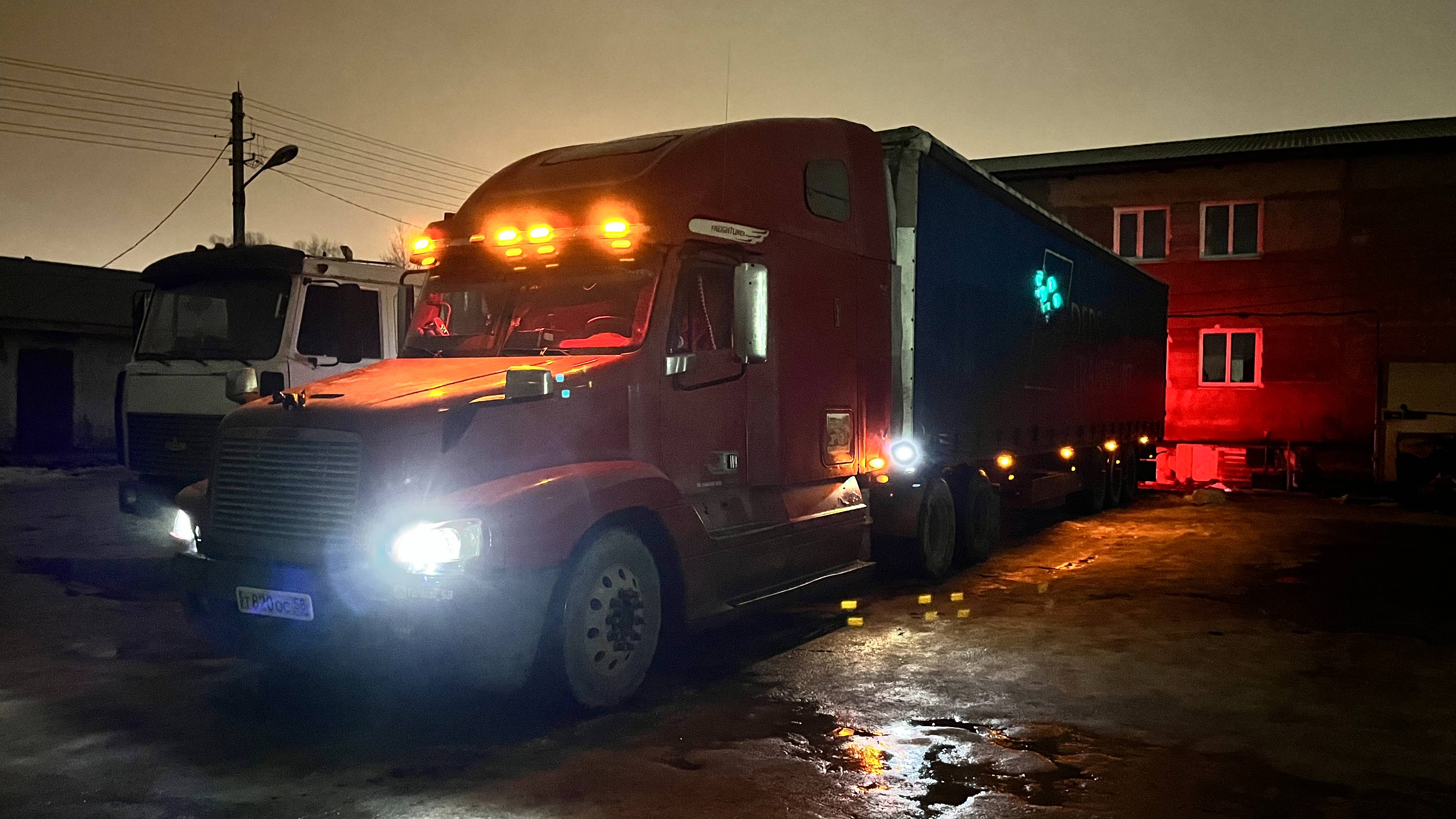 Перетянул руль на Freightliner Century, замена тяг мостов