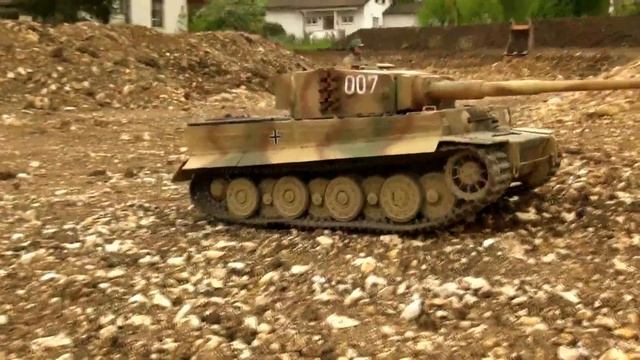 TIGER PANZER VI SCALE 1-8 смотреть онлайн