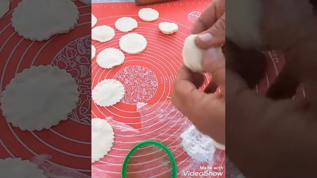 ПЕЧЕНЬЕ ИЗ СЛОЁННОГО ТЕСТО. смотреть онлайн