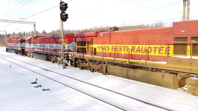 Тепловозы Ц36-7и-1531+1533+1543 на ст. Кехра / GE C36-7i-1531+1533+1543 at Kehra смотреть онлайн