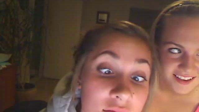 Super funny girls have no clue how to use web cam.... смотреть онлайн