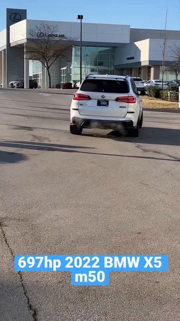 697hp 2022 BMW X5 M50 смотреть онлайн