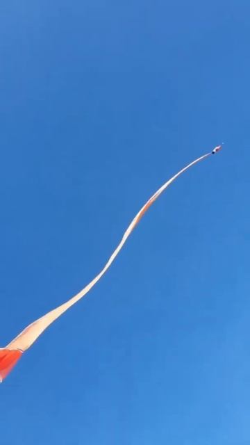 Забава или жизнь ребёнка.Воздушный змей унёс в небо ребёнка. смотреть онлайн