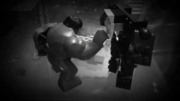 Халк против Венома.