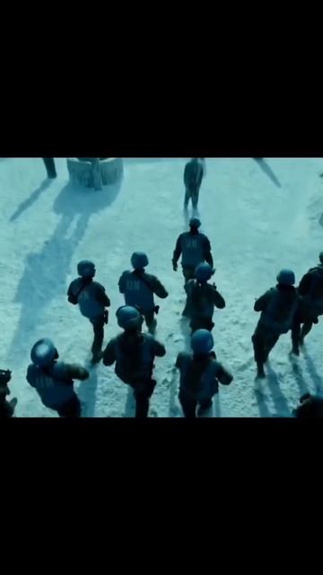 Солдаты нашли замёрзший город 😧 #shorts #фильмы #топ смотреть онлайн