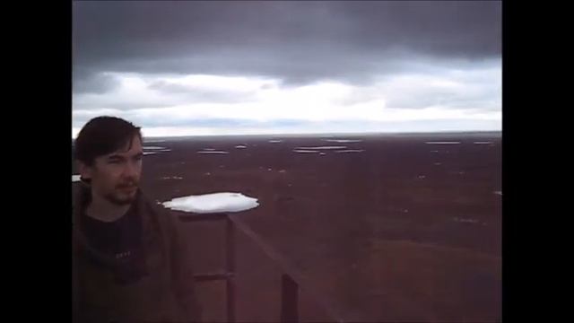 Приполярная тундра с буровой скважины