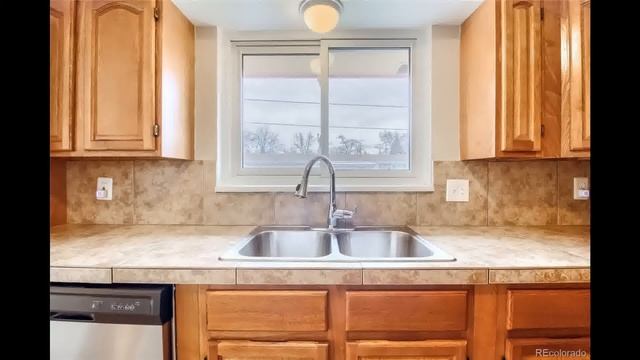 Real Estate for Sale 12702 E Alaska Pl, Aurora, CO 80012 смотреть онлайн