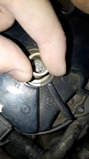 Снятие бегунка, проверка подшипника трамблера VQ3.3 смотреть онлайн