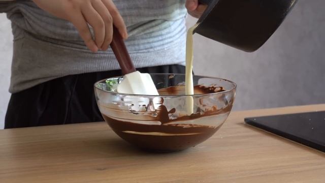 CHOCOLATE CAKE JUARA! смотреть онлайн