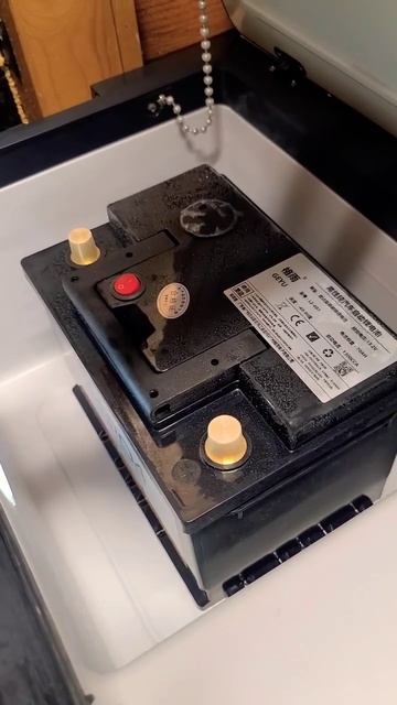 LiFePO4 на 80 А*ч в корпусе автомобильного АКБ от 60 А*ч, пусковые токи 1300A, заморозил и проверил смотреть онлайн