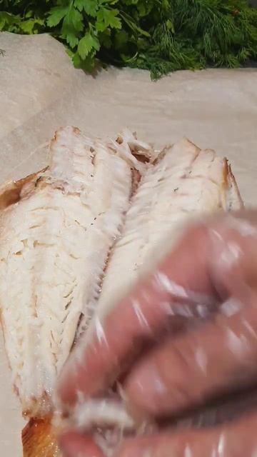 ЛЮБИТЕЛЯМ ВКУСНОЙ РЫБЫ ПОСВЯЩАЕТСЯ! ОКУНЬ МОРСКОЙ ГОРЯЧЕГО КОПЧЕНИЯ ИДЕАЛЬНЫЙ! 🤤🤌🏻 #fish #рыба смотреть онлайн