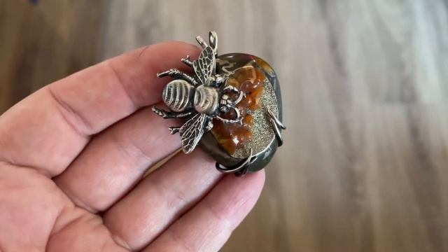 ШМЕЛЬ кулон смотреть онлайн