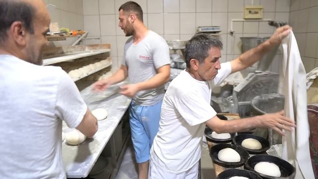 Fırında Ekmek Nasıl Yapılıyor (BABA MESLEĞİ FIRINCILIK) смотреть онлайн