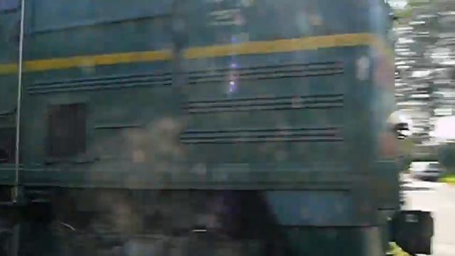 2ТЭ10М с пассажирским.avi смотреть онлайн