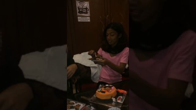 ladyboy/shemale Joyce birthday party смотреть онлайн