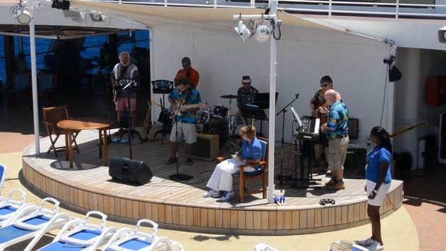 Flight of the Bumblebee on bass live. смотреть онлайн