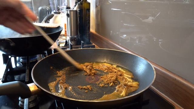 Lockdown Cooking - Ep1 - Lamb Curry смотреть онлайн