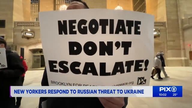 New Yorkers respond to Russian threat to Ukraine смотреть онлайн