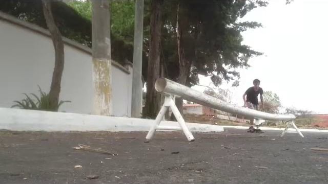 Smith Grind By Santiago Figueroa Slomotion смотреть онлайн