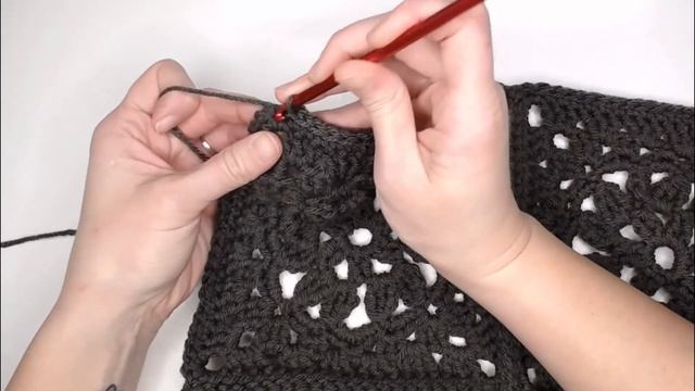 EASY How To Crochet Pocket Shawl: Anemone Granny Square Pocket Shawl смотреть онлайн