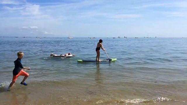 Trying out the paddle board Seaview, Isle of Wight 2017 смотреть онлайн