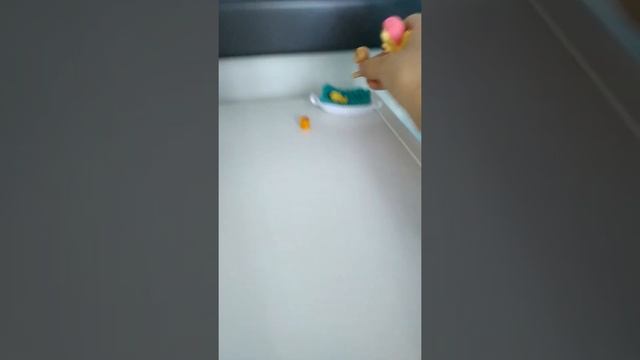 Радуга Дэш помогает Флаттершай...3