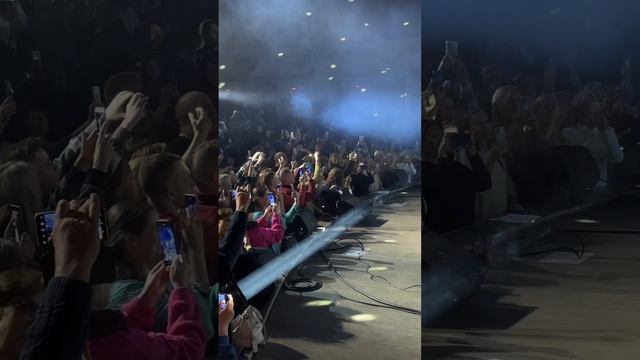Андрей Державин "Первые цветы" live смотреть онлайн