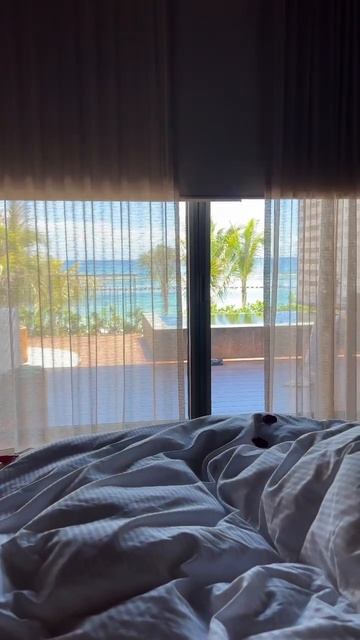 Good Morning World 💫 from @Banyan Tree Mayakoba Newest #Suite #beachfront #hotelierlife #mayakoba смотреть онлайн