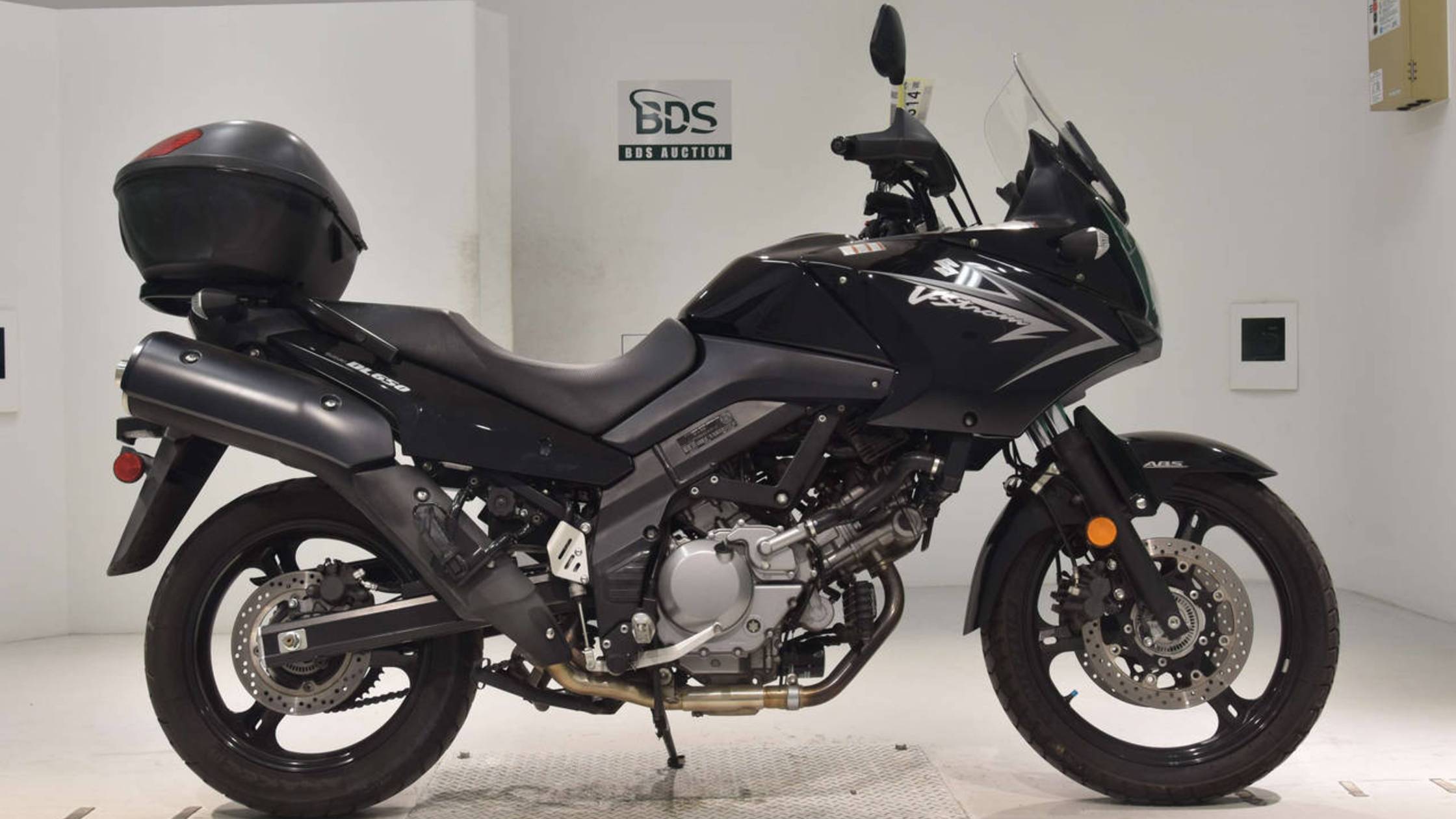 0514 - Suzuki V-STROM DL650A - JS1VP54B692100013 смотреть онлайн