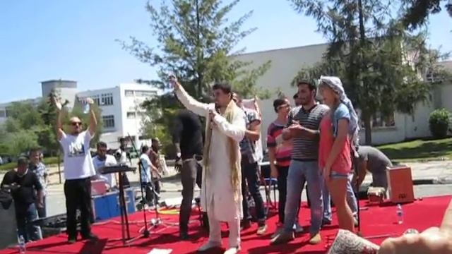 Parti in EMU is perfect tourism department смотреть онлайн