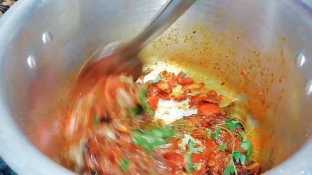 Tari Wala Chicken Curry in Pressure Cooker | Tari Wala Chicken Recipe | तरी वाला चिकन बनाने का तरीक смотреть онлайн