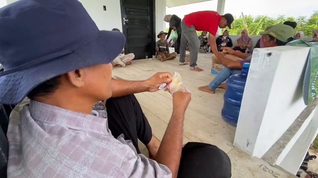 Pelatihan Pembuatan Pupuk Organik Menggunakan Bakteri Trichoderma Pada Kelompok Tani Kreasi Baru