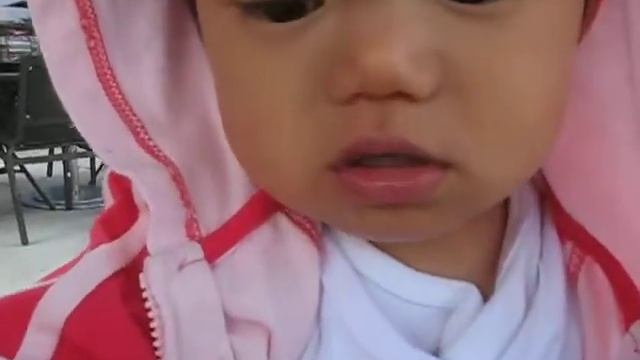 Kayla licking the camera смотреть онлайн