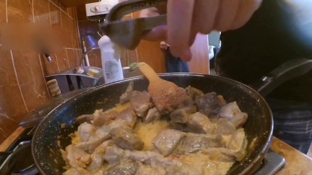 Мясо в Хлебе(все що було в холодильнику)18+