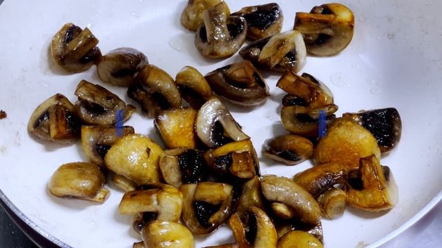 How To Cook WHITE MUSHROOMS In A Pan PROPERLY | Vegan Dish | 🧅🧄 смотреть онлайн