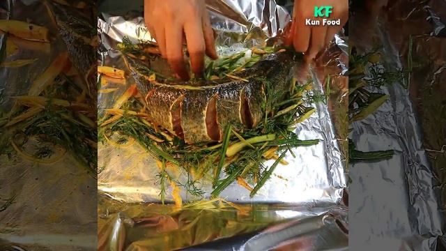 How to Grill Fish - Kun Food #shorts смотреть онлайн