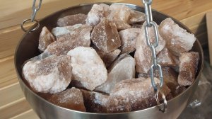 Чаша с гималайской солью