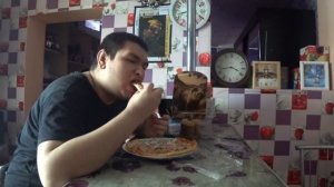 ГИТЕЛЬМАН И ЕГО ДЕВУШКА ИЗ ГЛУБИН КОСМОСА