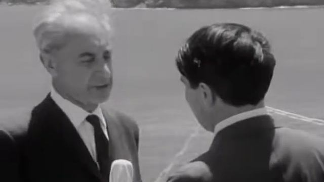 Scientist claims the moon is plasma and landing on it is simply impossible. смотреть онлайн