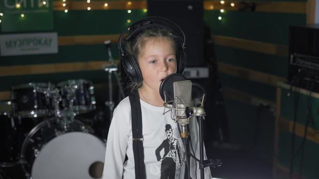 Лера Вышнякова 5 летстарый рояль смотреть онлайн