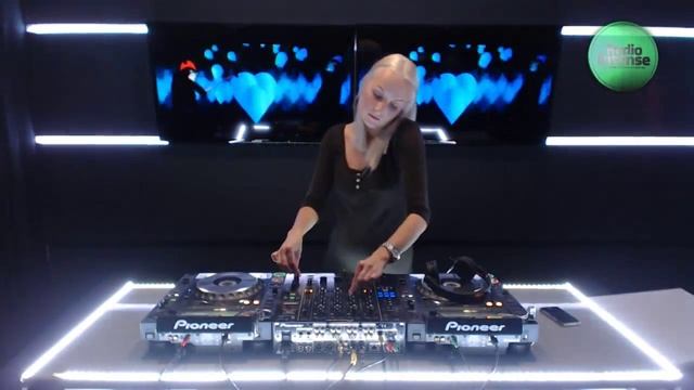 Live @ Radio Intense 17.09.2013 - Katya Tsaryova смотреть онлайн