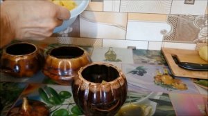 Куриные сердечки и желудки с грибами и картофелем в горшочках Николай готовит