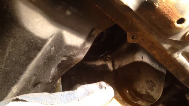 Oil change on 2005 Toyota Corolla смотреть онлайн