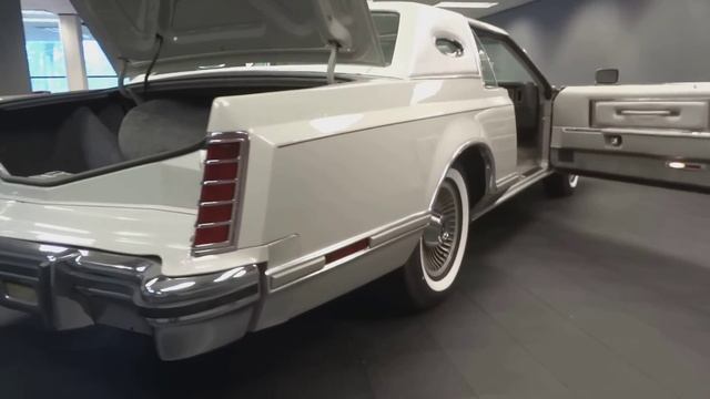 1977 Lincoln Mark V смотреть онлайн
