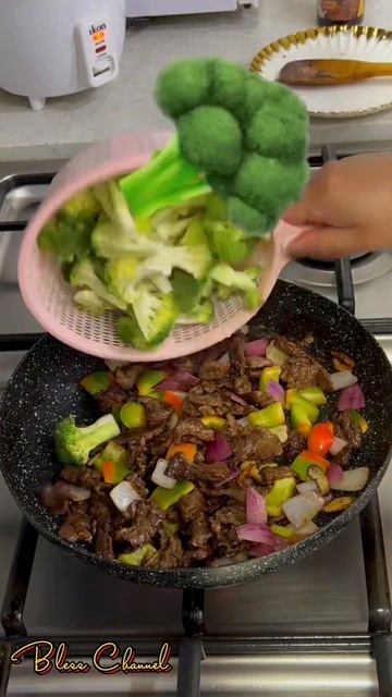 How to cook easy beef broccoli #shorts смотреть онлайн