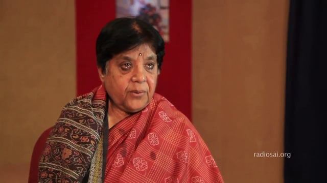 Dr Swarna Bharadwaj shares her journey with Bhagawan Sri Sathya Sai Baba - Tryst With Divinity смотреть онлайн