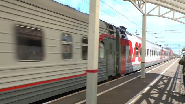 Электровоз ЭП2к-156 с пассажирским смотреть онлайн